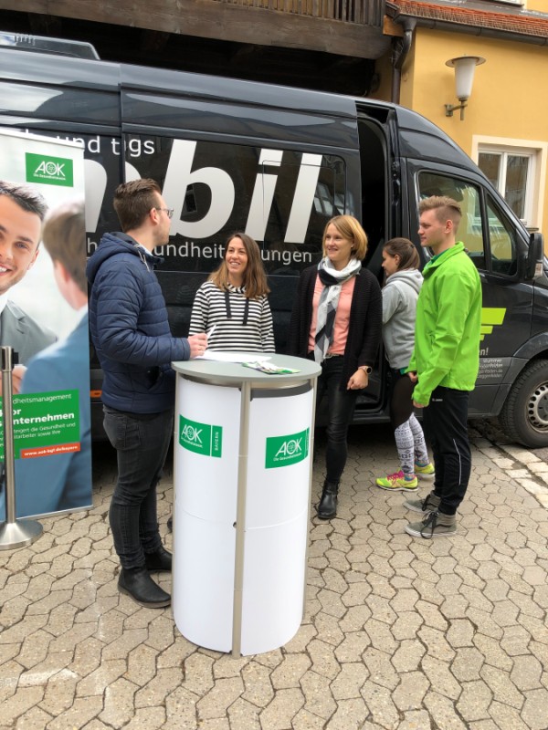 „Gesundheitsmobil“ der AOK bei C.H.Beck