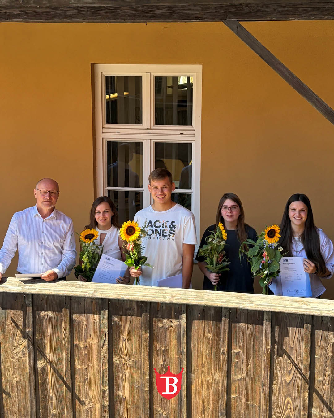 🎓 Herzlichen Glückwunsch zum erfolgreichen Ausbildungsabschluss! 🎓